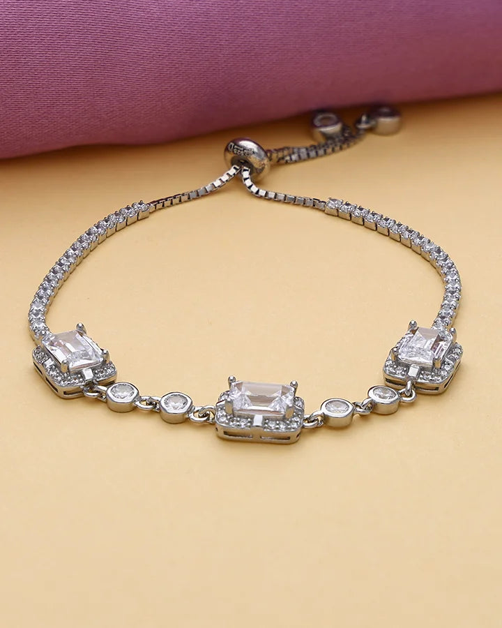 Calyra Bracelet in 92.5 Silver
