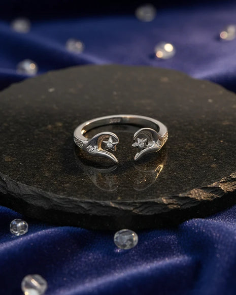 Stella Ring in 92.5 Silver