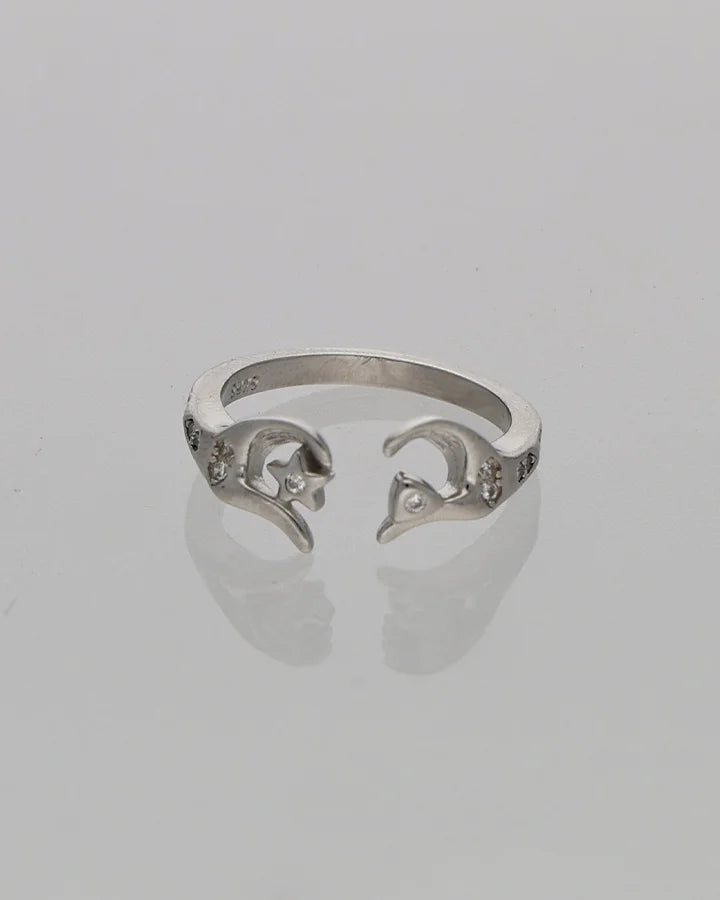 Triara Ring in 92.5 Silver
