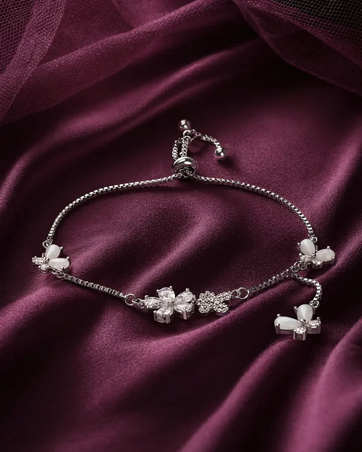 Vaelis Bracelet in 92.5 Silver
