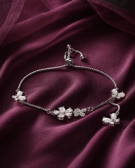 Vaelis Bracelet in 92.5 Silver