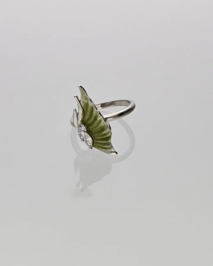 Moonflare Ring in 92.5 Silver