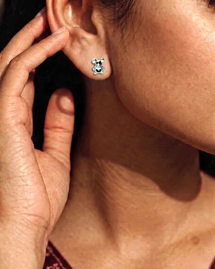 Kaali Khargosh Studs 92.5 Silver