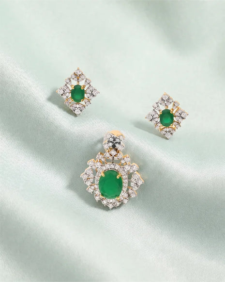Emerald Aura Pendant Set in 92.5 Silver