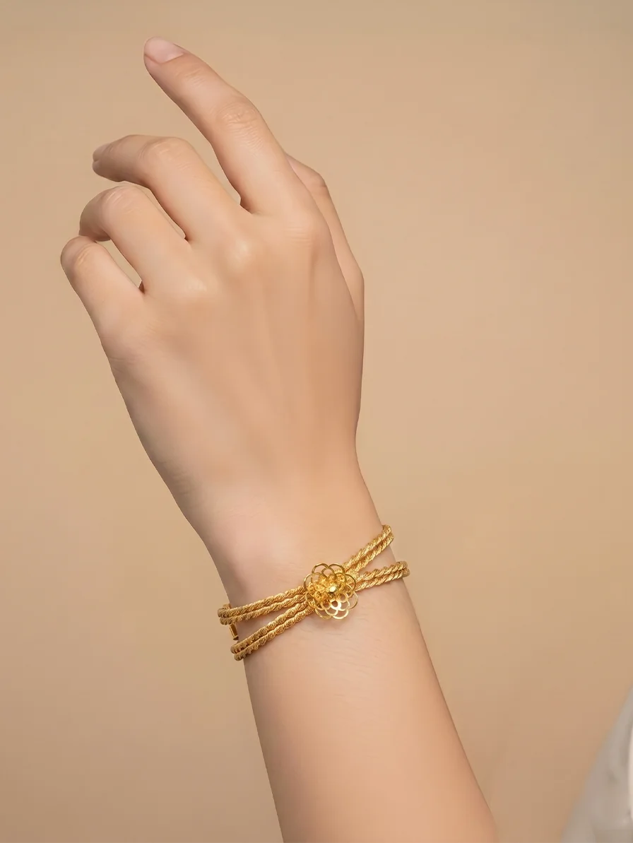 Floral Mesh Bracelet in 92.5 Silver