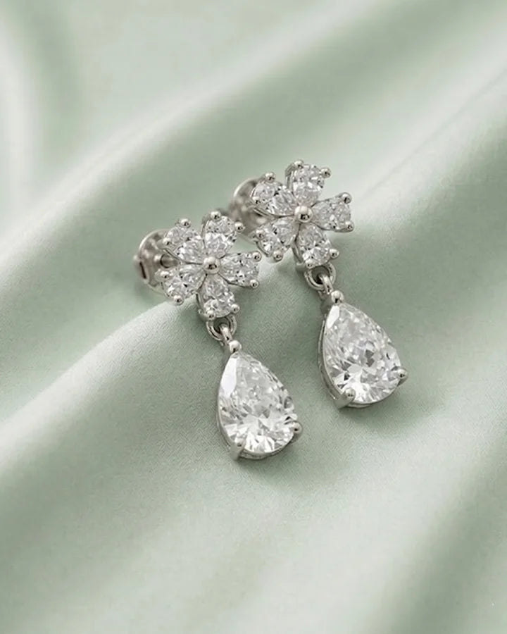 Dangle Earrings in 92.5 Silver
