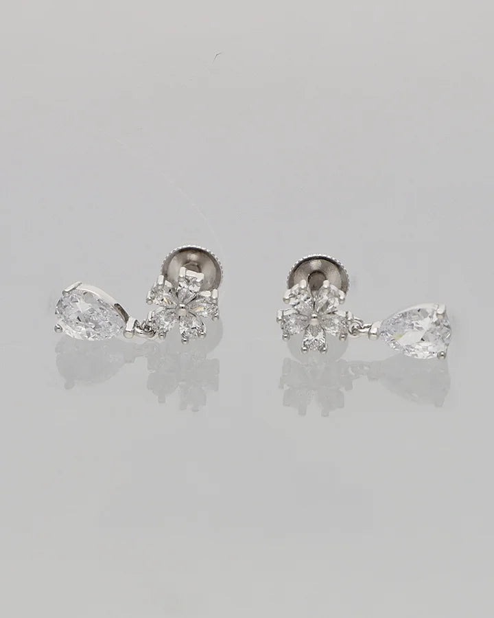 Dangle Earrings in 92.5 Silver