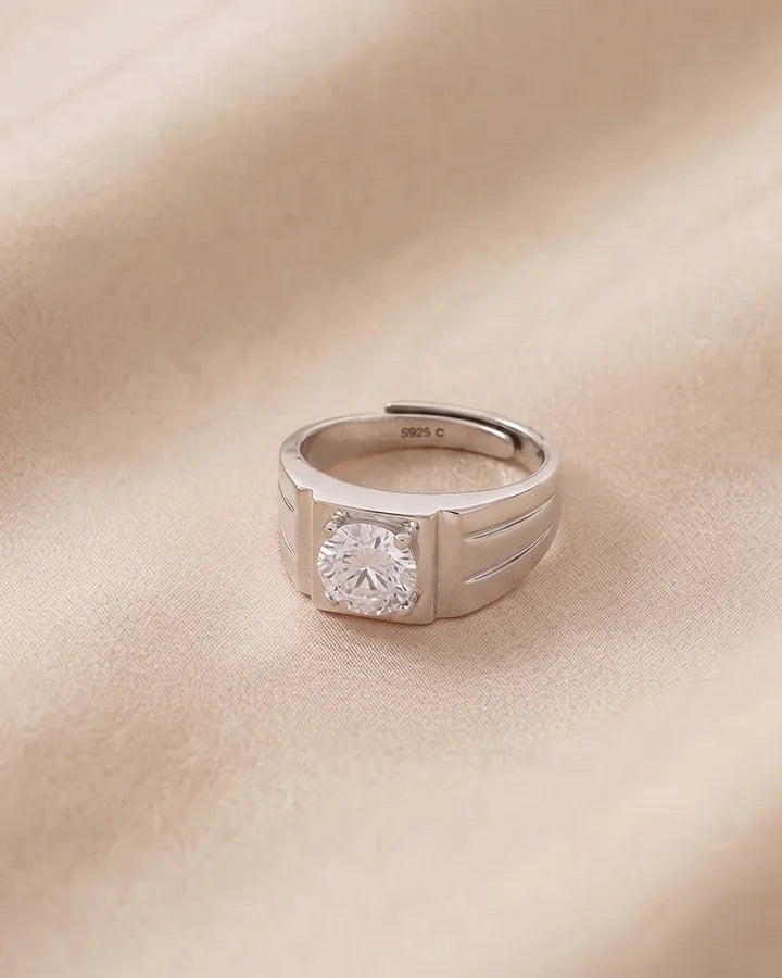 Valor Solitaire Ring in 92.5 Silver