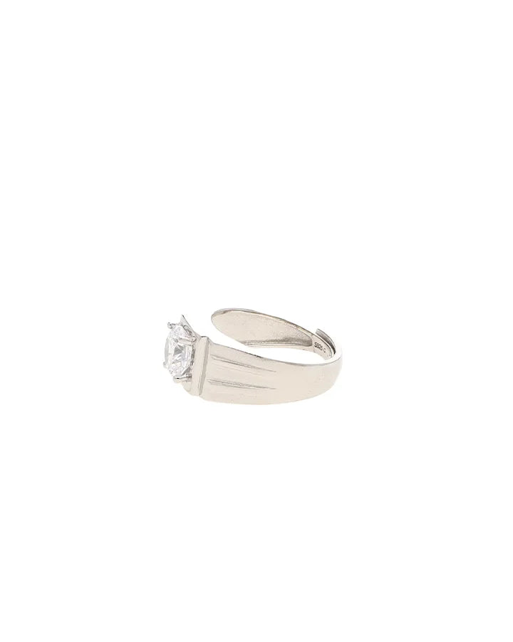 Valor Solitaire Ring in 92.5 Silver