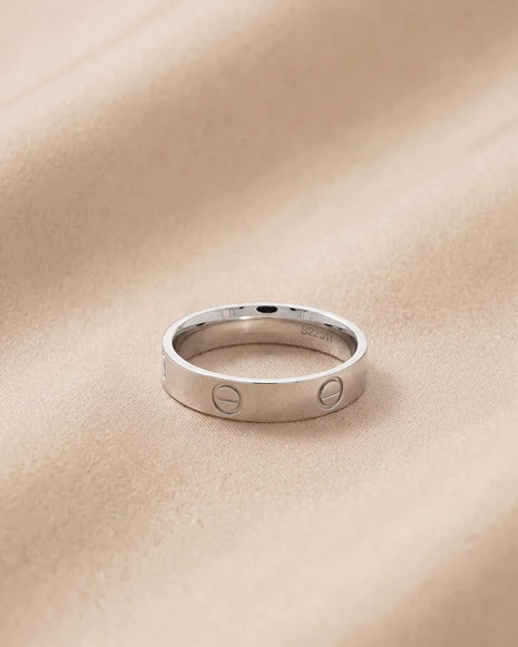 Imperial Spark Ring in 92.5 Silver