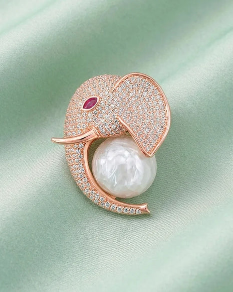 Elephant Brooch in 92.5 Silver