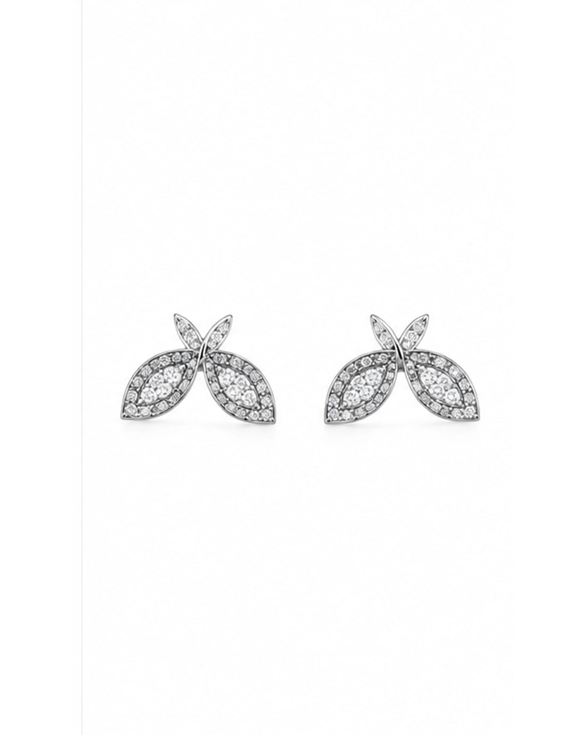 Fluttering Grace Pendant Set in 92.5 Silver