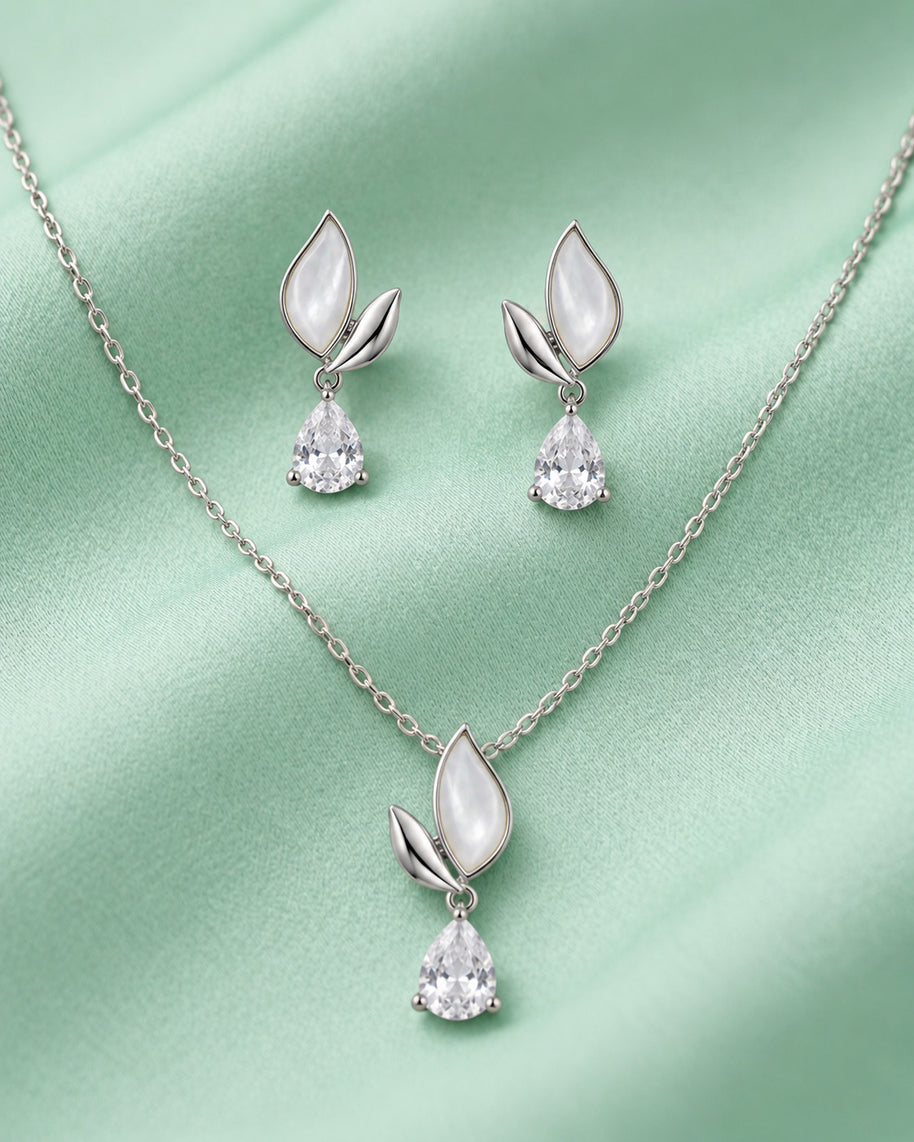 Floral Sparkle Pendant Set in 92.5 Silver