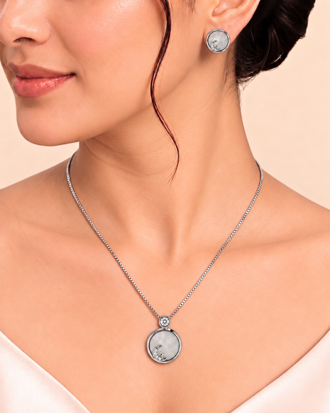 Moonlit Pearl Pendant Set in 92.5 Silver