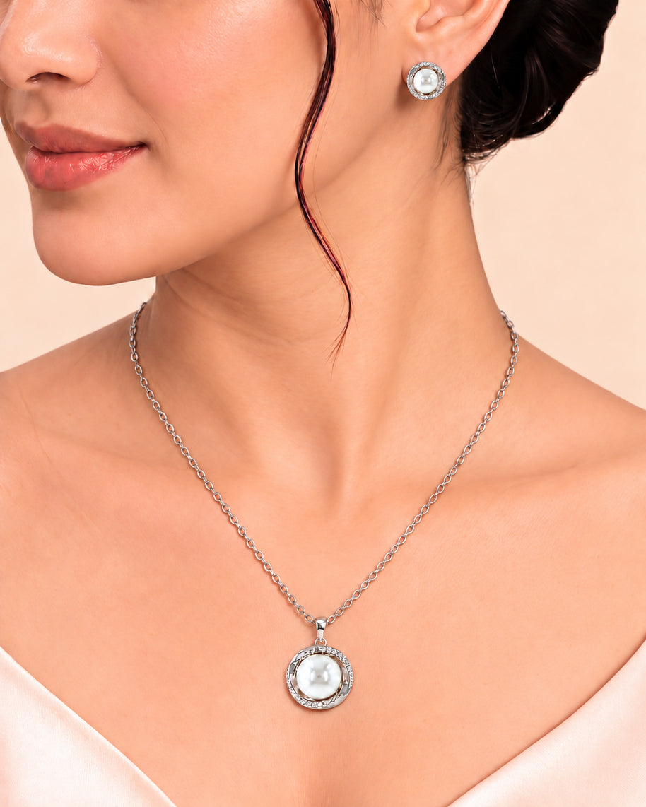 Pearl Radiance Pendant Set in 92.5 Silver
