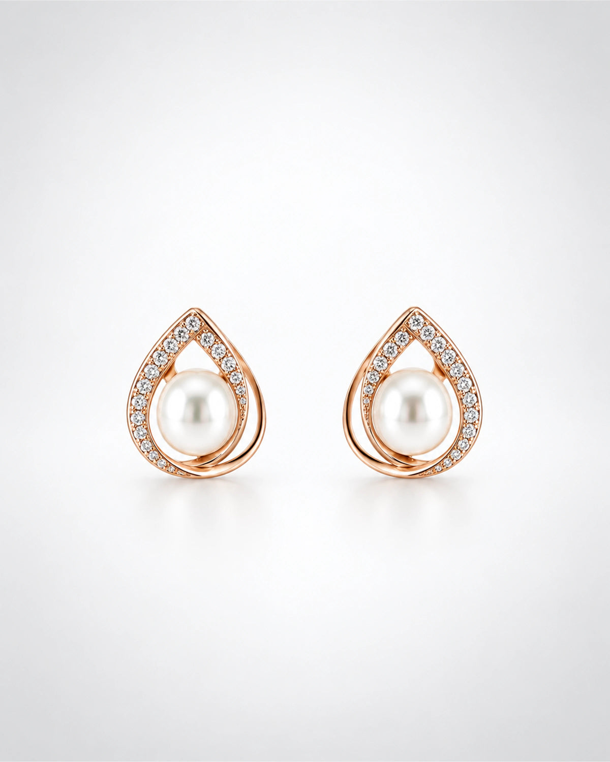 Pearly Teardrop Glow Pendant Set in 92.5 Silver